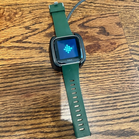 Fitbit Versa - Picture 3 of 3